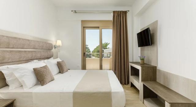 Aria Garden Suites, Забронировать Апартаменты/квартира Отели Никити с парковкой, Парковка