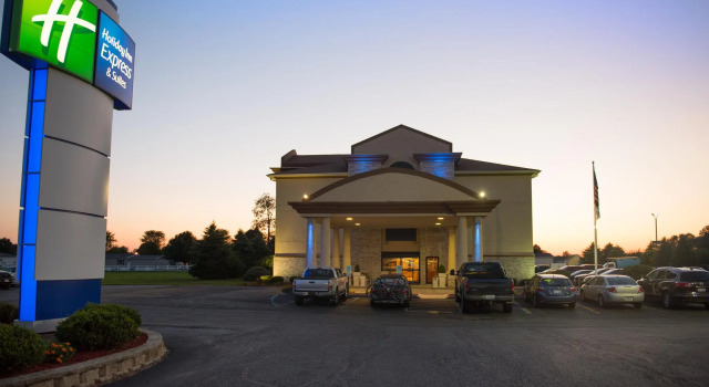 Holiday Inn Express Hotel & Suites Wauseon, Đặt Khách sạn Wauseon Ohio