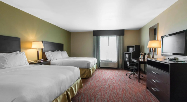 Номер Standard Holiday Inn Express Hotel & Suites Cullman by IHG