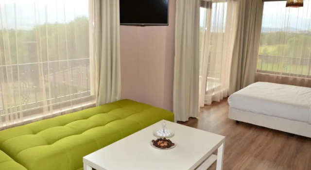 Люкс Guesthouse Green Fields