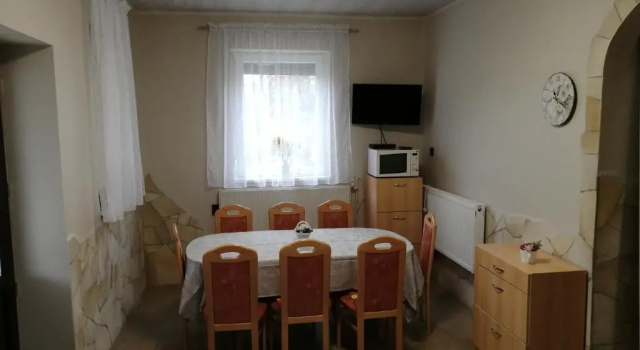 Коттедж с 5 комнатами Napraforgó Vendégház