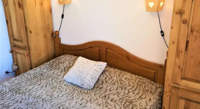 Chalet Le Dévoluy-Agnières-en-Dévoluy, 3 pièces, 7 personnes - FR-1-504-70, Забронировать Шале Отели Аньер-ан-Деволюи с парковкой, Парковка