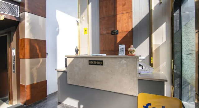 Fabhotel Prime K9 Crown