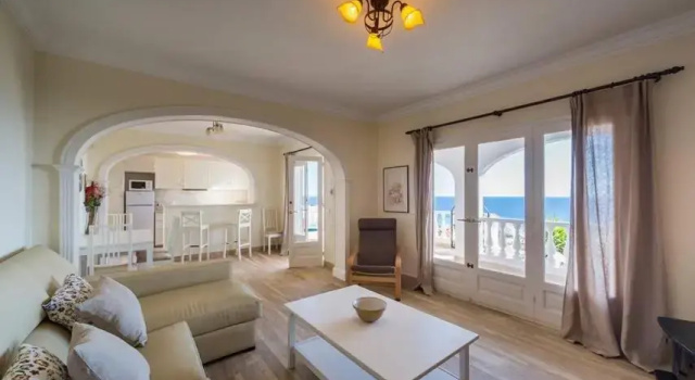 Casa Amor - Beautiful 3 bedroom Villa magnificent sea views - High standard interior, Reservar Vila Son Bou Minorca
