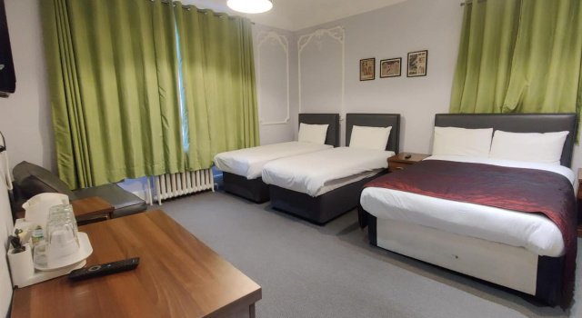 Chelsea House Hotel