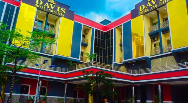 Davis Hotel & Suites