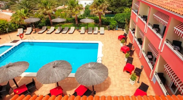 Habitación Estándar con vista a la piscina Hotel Sa Barrera