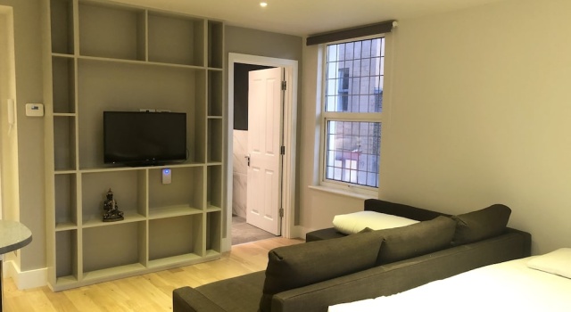 Апартаменты Economy Stylish Maisonette and studio in Victoria