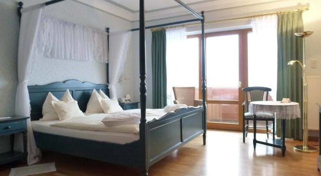 Hotel Restaurant Landhaus Sonnenhof, Забронировать Отель Отели Ahrtal с завтраком, Завтраки