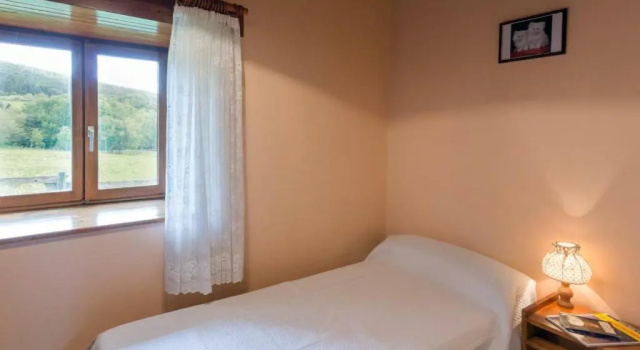 Gîte en pierre 6 pers avec cheminée à Sauvain - FR-1-496-42, Rezervasyon Otel Sauvain 