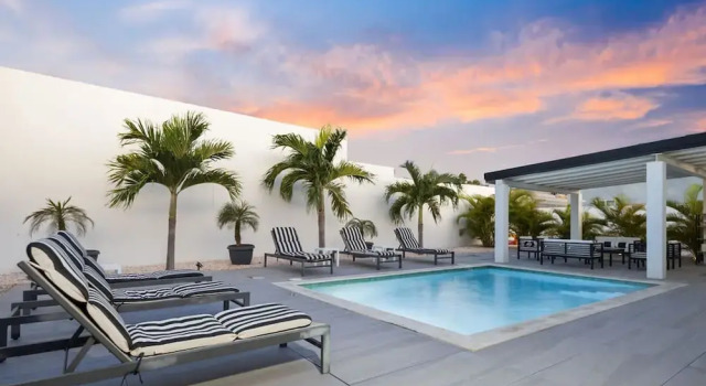 Tides Villa 4BR Private Pool Walk to the Beach