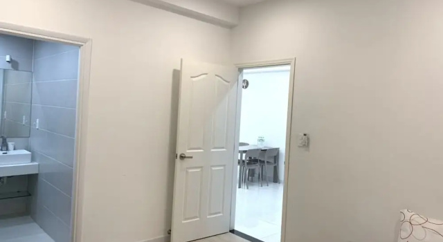 Апартаменты Business с балконом Saigon South Residence - Vina We Stay