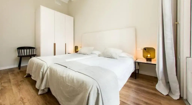 Bright and modern 4bedroom with terrace in Las Ramblas P2