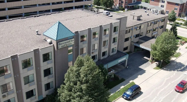 Brentwood Inn & Suites