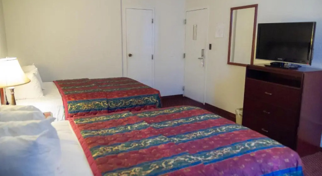 Четырёхместный номер Standard Marshall Lodge By OYO Hwy 65
