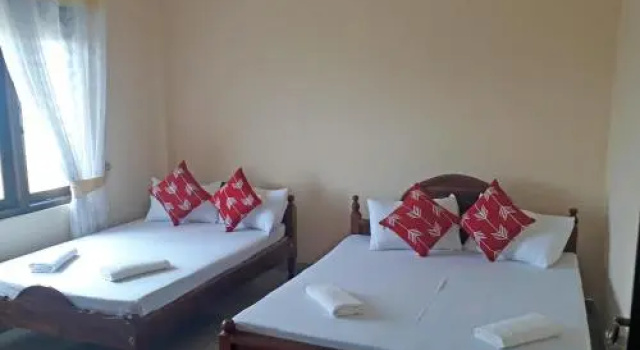 Sunflower Holiday Inn