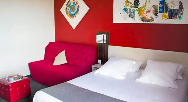 Четырёхместный семейный номер Standard Hôtel Pont Rouge , Carcassonne