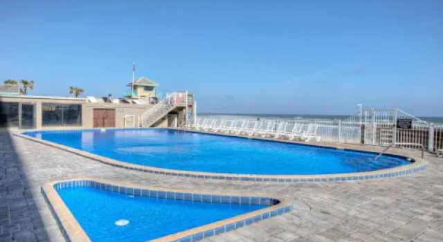 Pirates Cove Condo Unit #209, Забронировать Отель Отели Дейтона-Бич с парковкой, Парковка