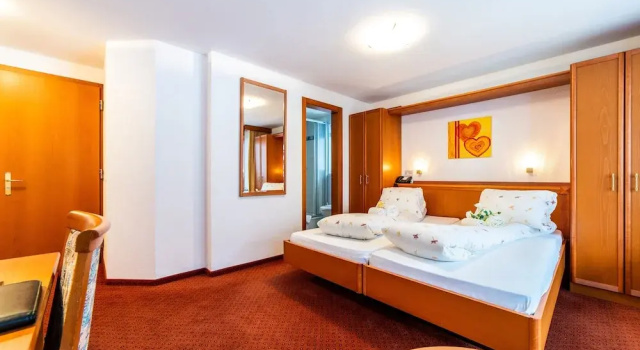Двухместный номер Standard с балконом и с видом на горы Hotel Kristall-Saphir Superior