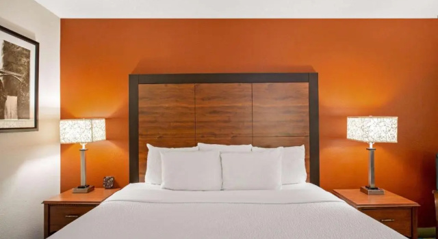 Двухместный номер Deluxe La Quinta Inn by Wyndham Auburn Worcester