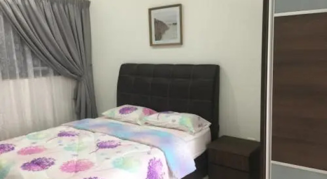 Rusnoor Homestay at Mirage By The Lake, Забронировать Отель Сайберджая Селангор, рядом с Больница Путраджая