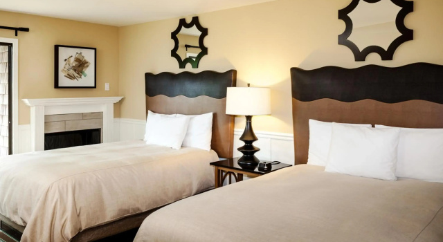 Lighthouse Lodge And Cottages