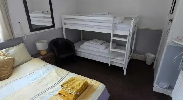 Четырёхместный номер Standard The Lynbar Hotel