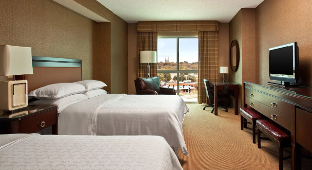 Четырёхместный клубный номер Standard Sheraton Sioux Falls Hotel & Convention Center