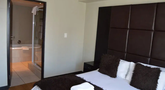 Апартаменты Standard с 2 комнатами с балконом Icon Luxury Apartments