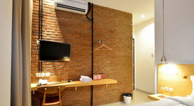 ZEN Rooms Near Mall Buaran, Book Hotel Jakarta hoteller med parkering, Parkering