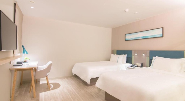 Двухместный номер Standard Home Inn Selected Shanghai Harbour City