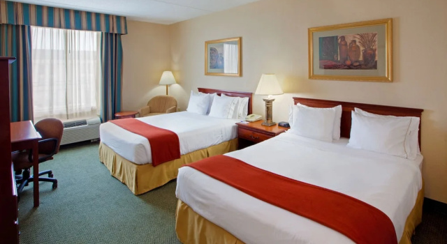 Четырёхместный номер Standard Holiday Inn Express Hanover by IHG