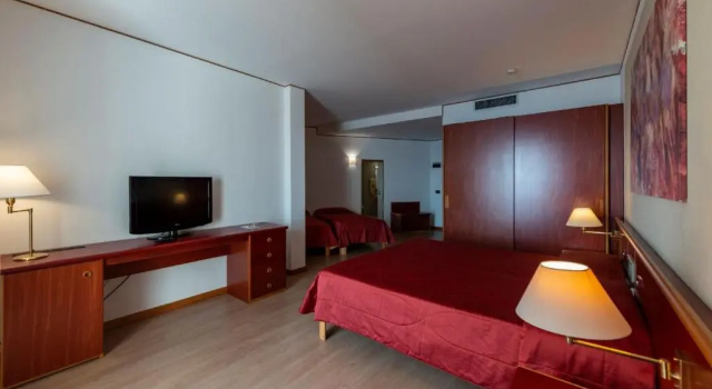 Четырёхместный номер Standard Hotel Torre Normanna