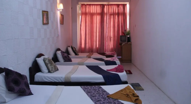 Baray Angkor Guesthouse, Забронировать Отель Даун Пен Пномпень