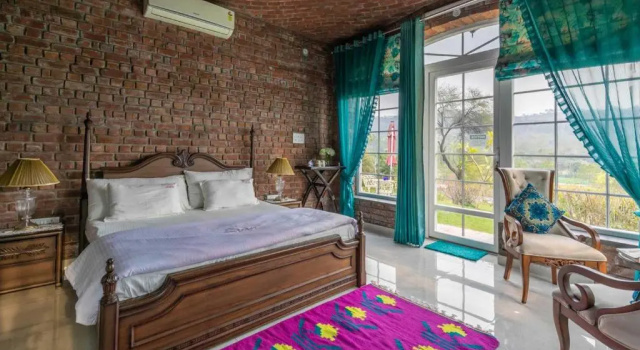 StayVista at Brickwood Hill A Lavish Villa With Massive Lawn, Забронировать Отель Отели Chandigarh Region с бассейном, Бассейн