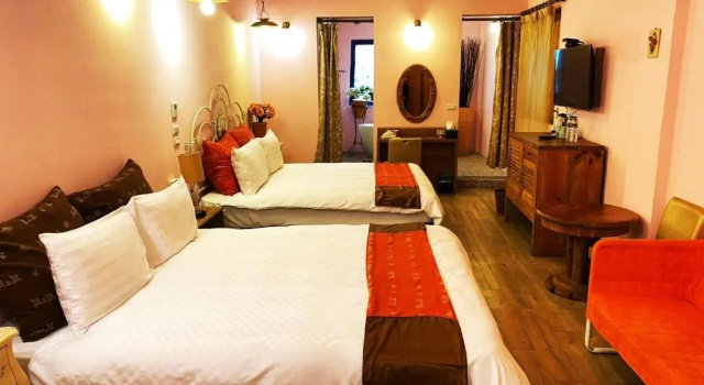 Стандарт Төрт орынды төсек Отбасы бөлме R&H B&B