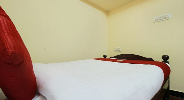 OYO 11862 Home Cozy 2BHK ECR Cuddalore Road, Забронировать Отель Отели штата Тамилнада с парковкой, Парковка