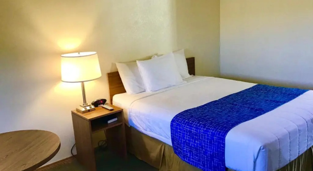 Номер Standard Travelodge by Wyndham Three Forks