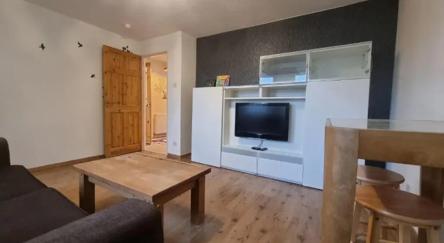 Lovely 2 Bedroom Apartment With Private Parking, Book Lejlighed Grampian hoteller med parkering, Parkering