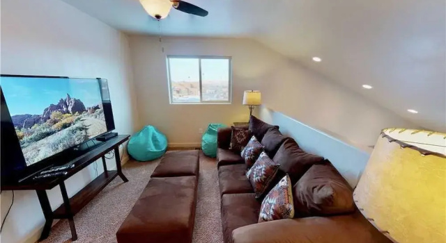 Hidden Valley Oasis ~ 7A1 3 Bedrooms 2.5 Bathrooms Townhouse