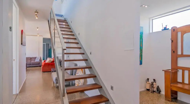 Breezy Views - Simpsons Beach Holiday Home, Забронировать Отель Отели региона Бей-оф-Пленти с парковкой, Парковка