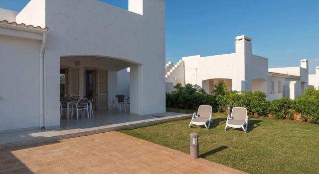 Blue Sea - Villa Scirocco 33 - Locz, Забронировать Вилла Отели Вилланова с парковкой, Парковка