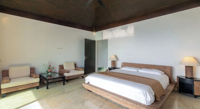 Spacious 5-Bedroom Surin Beach Villa, Забронировать Вилла Камала Пхукет