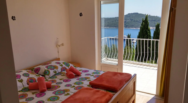 Charming studio apartment with beautiful sea view, Забронировать Апартаменты/квартира Босанка 