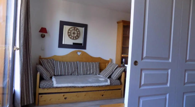 Appart 4 p pied des pistes Risoul 1850, Забронировать Апартаменты/квартира Отели Hautes-Alpes с парковкой, Парковка