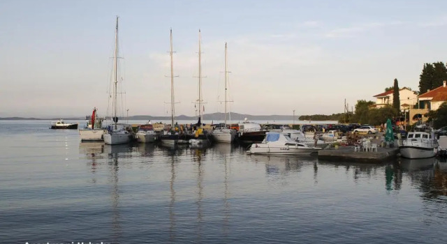 Apartments Hrboka, 予約 アパートメント Zman Dugi Otok