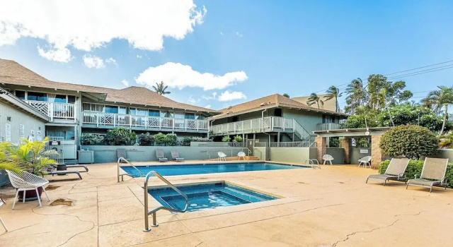 Kihei Bay Surf B212 by Maui Rental Group, Забронировать Апартаменты/квартира Кихеи Мауи, рядом с Lava Fields
