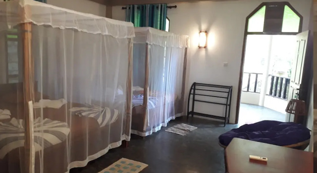 Четырёхместный номер Deluxe рядом с пляжем Harmony Beach Bungalows