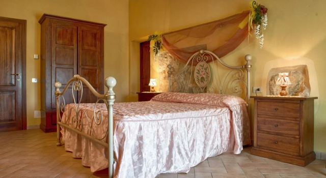 Agriturismo Podere Diacceroni, Забронировать Фермерский дом Отели Вилламаний с бассейном, Бассейн