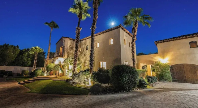 Luxe 7BDR Oasis w Pool Putting Green Game Room Villa Del Gallo by AvantStay, Брондау Вилла Bermuda Dunes Coachella Valley